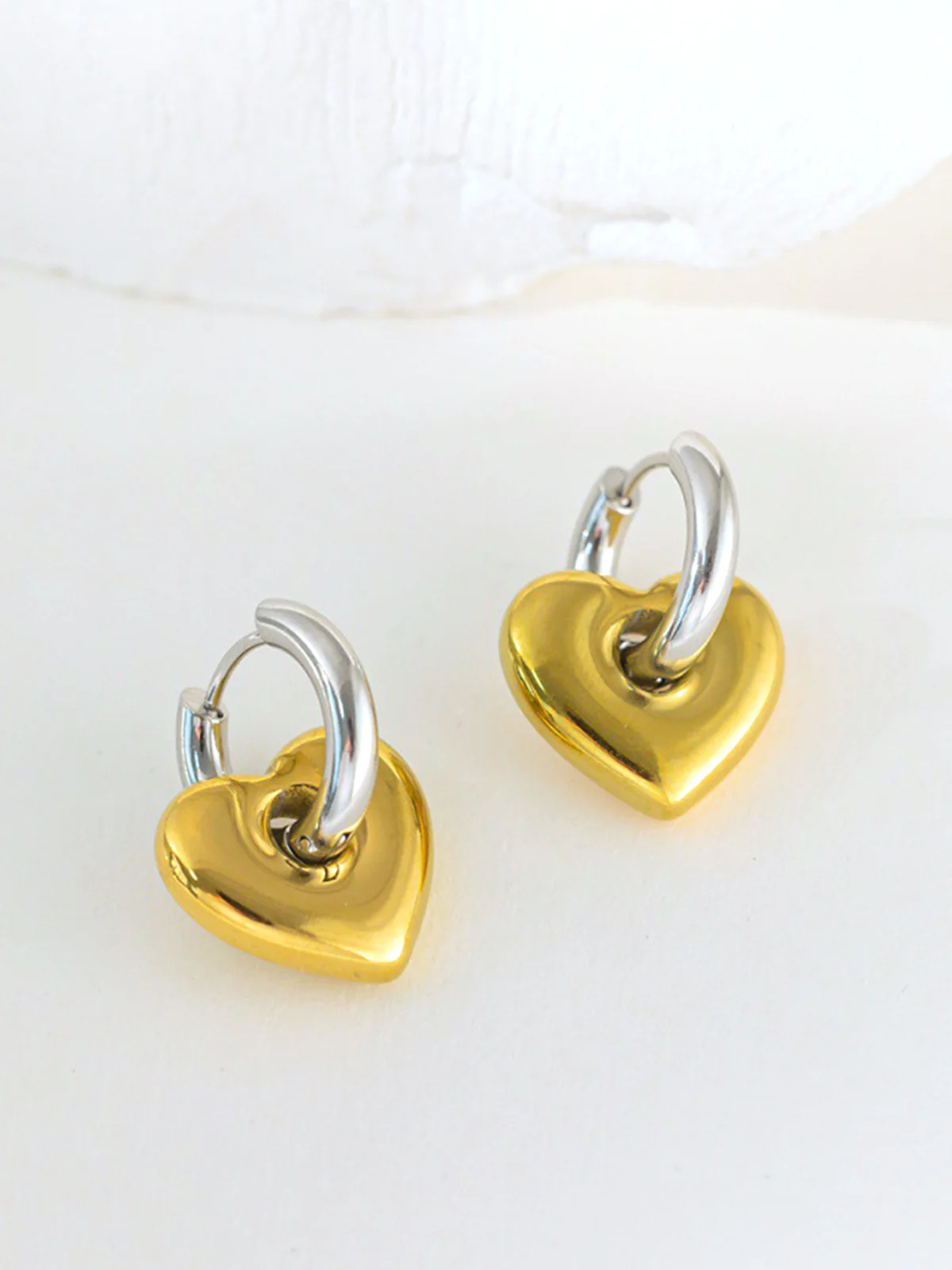 2pcs Contrast Heart Drop Earring - Image 3