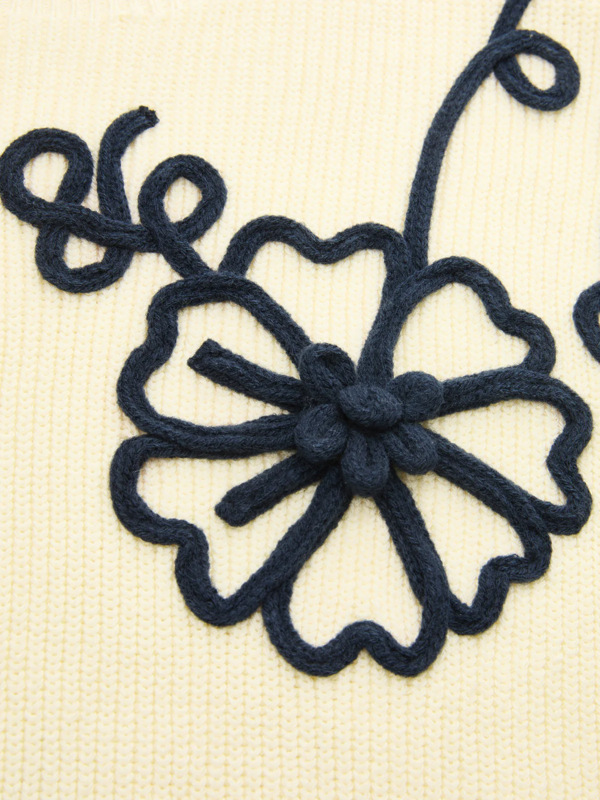 3D Floral Applique Ribbed Knit Vest - Image 4