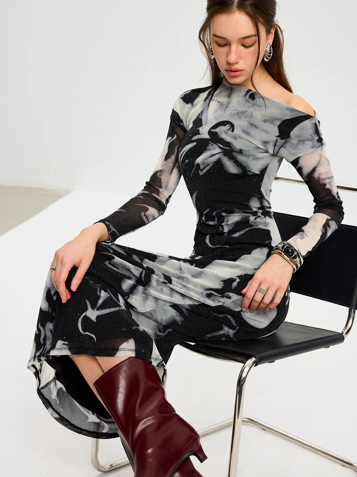 Abstract Print Mesh One-Shoulder Maxi Dress - Image 5