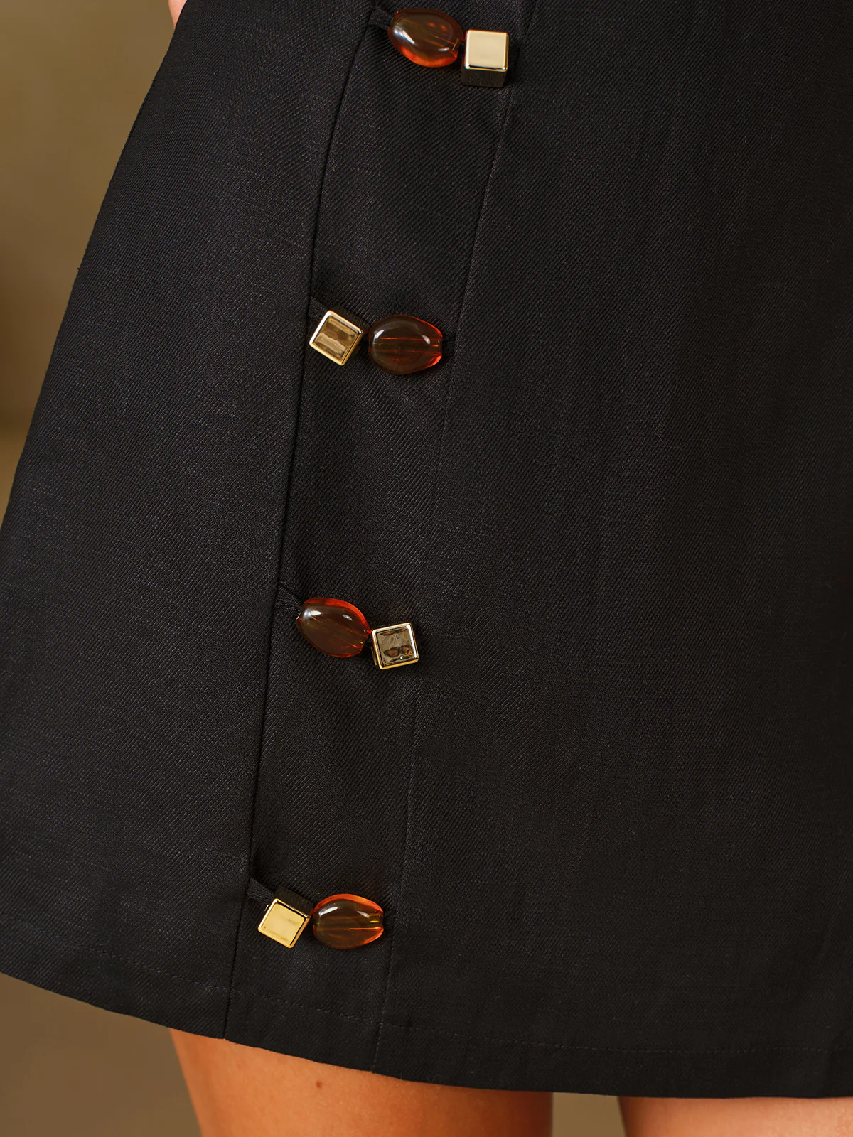 Amber Detail Linen-Blend Mini Skirt - Image 4
