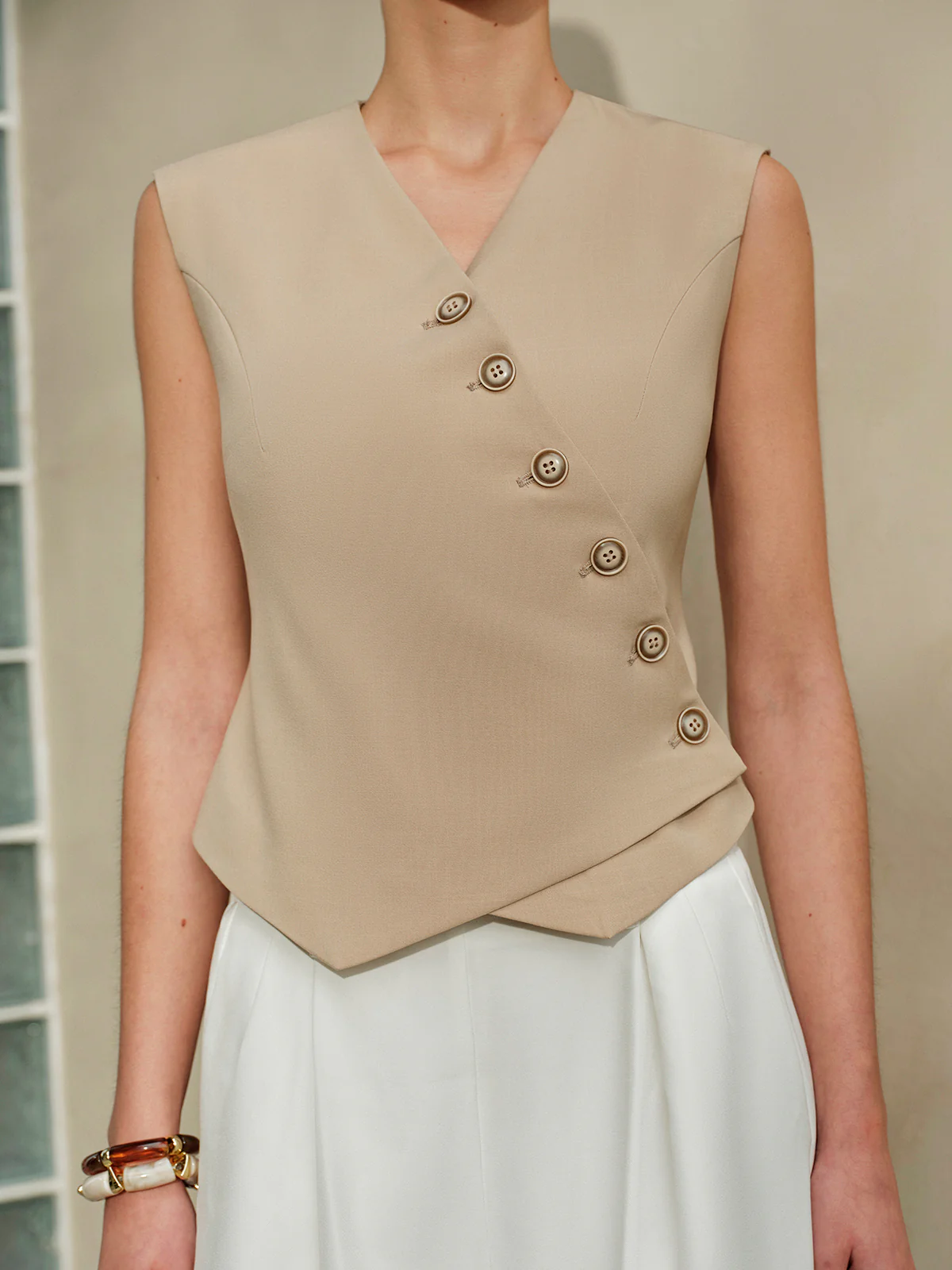 Asymmetric Buttoned Vest - Image 4