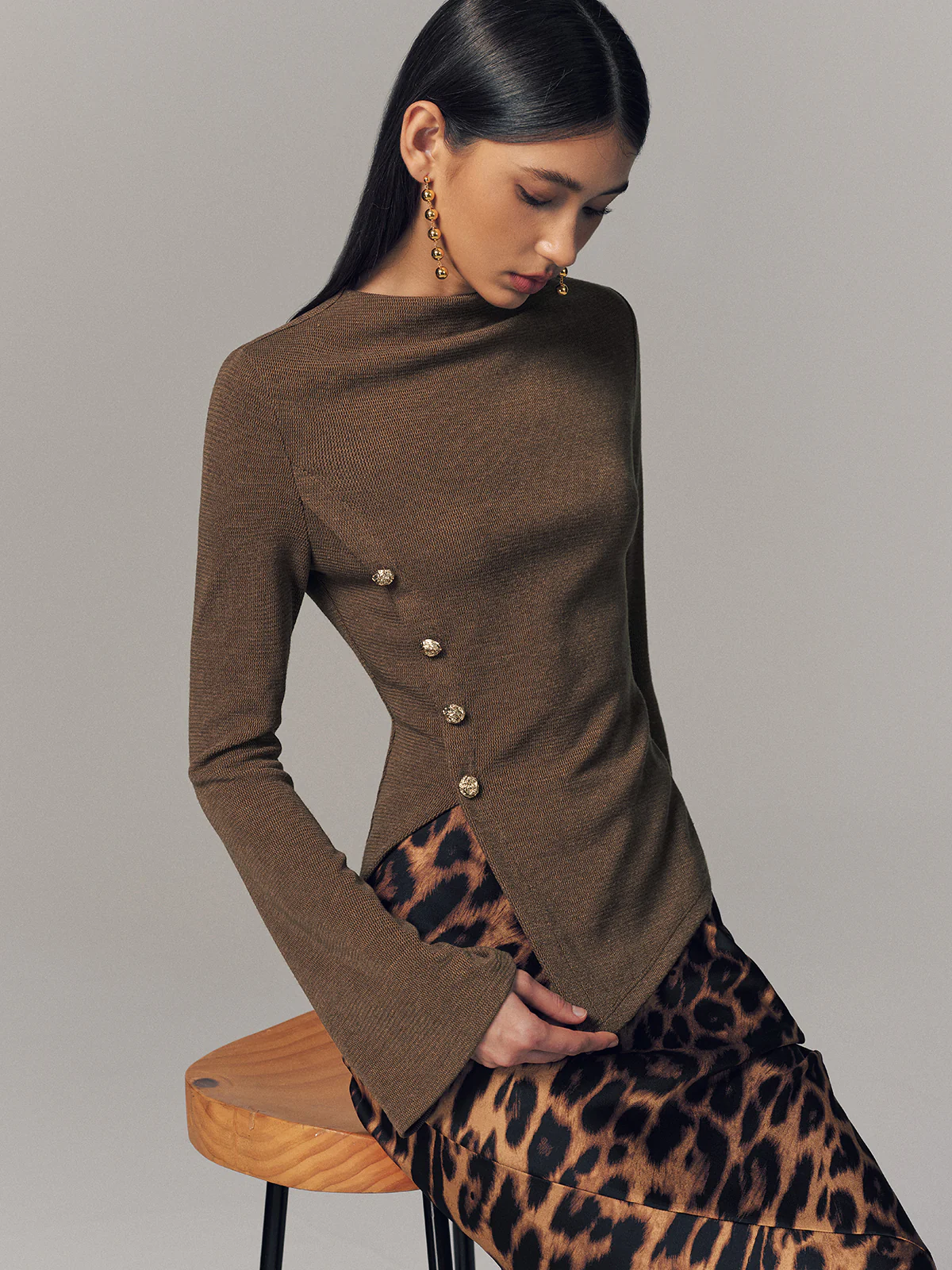 Asymmetric Hem Button Detail Long-Sleeve Top - Image 5