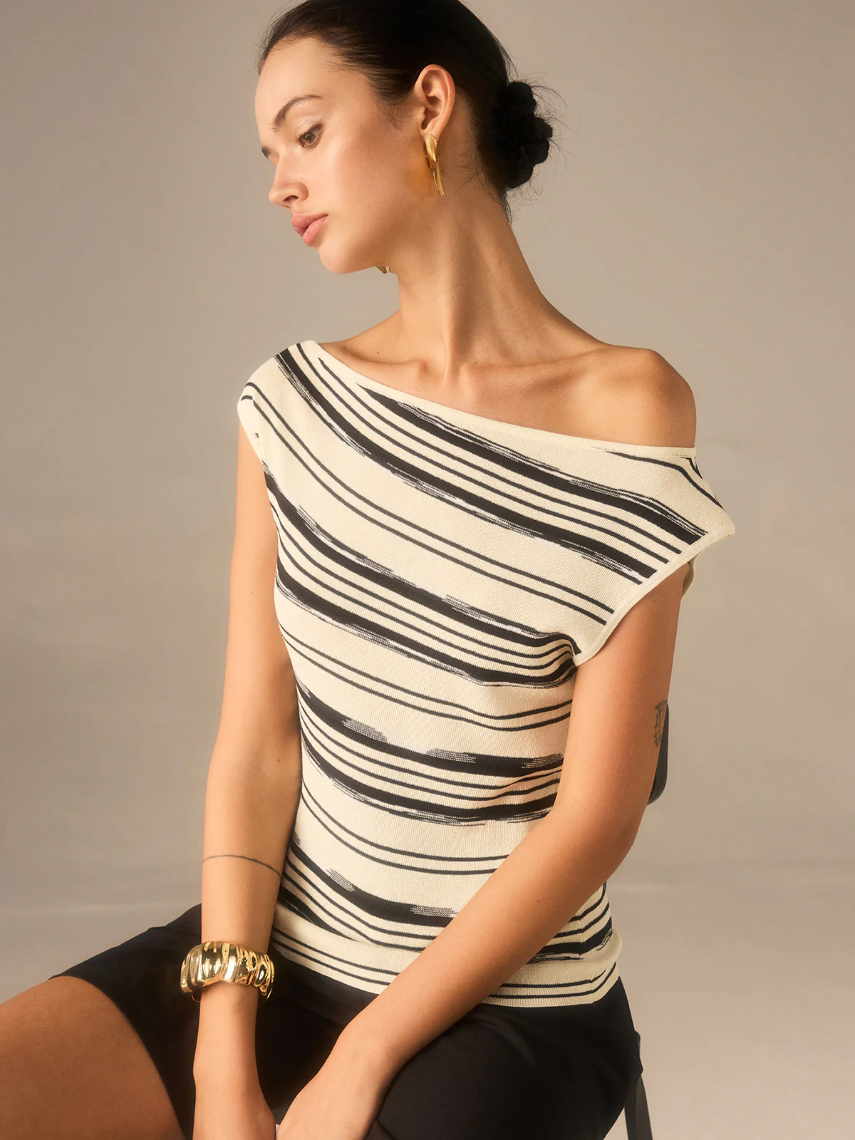 Asymmetric Off-Shoulder Striped Knit Top - Image 4