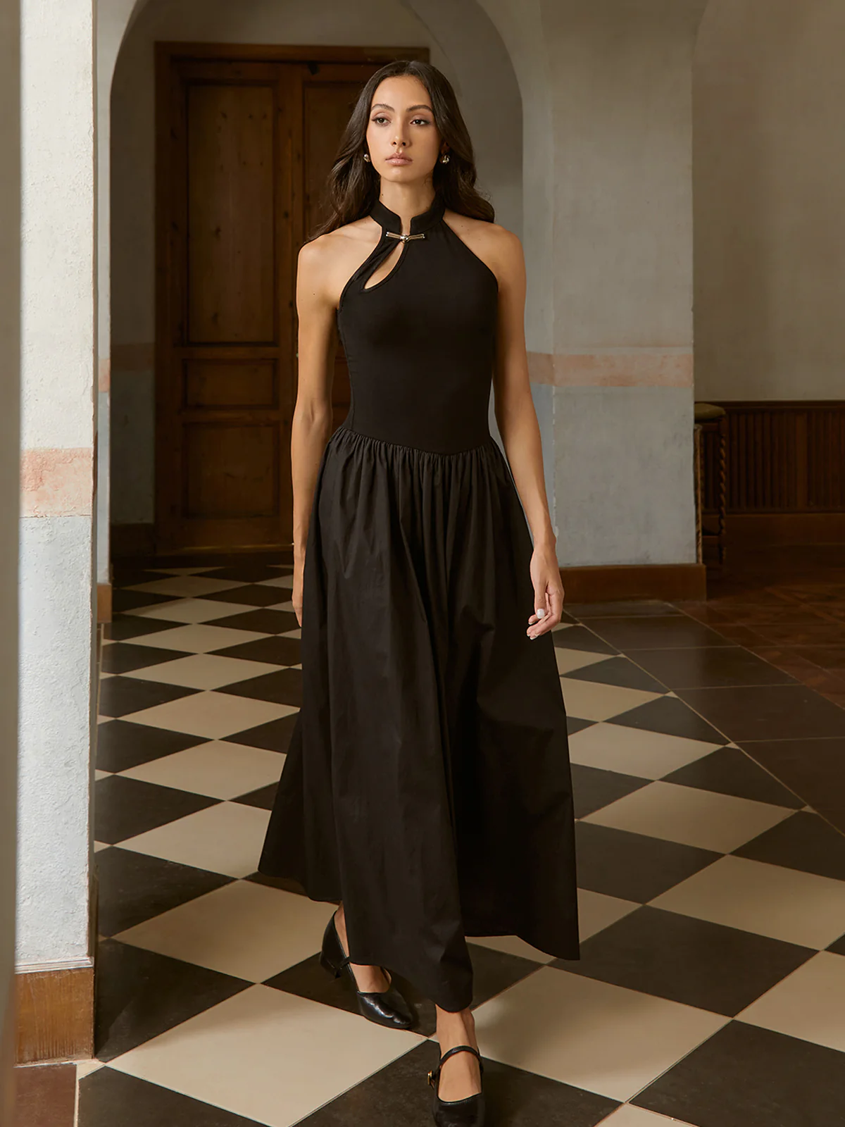 Asymmetric Pockets Cold Shoulder Pleated Long Dress - Image 4