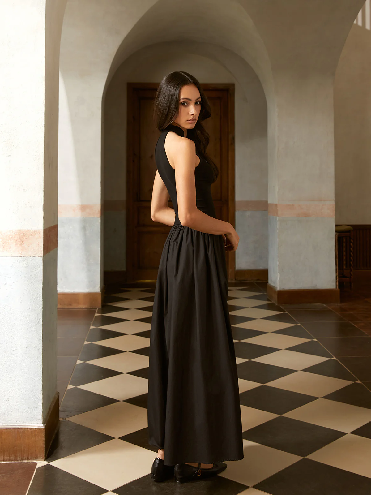 Asymmetric Pockets Cold Shoulder Pleated Long Dress - Image 5