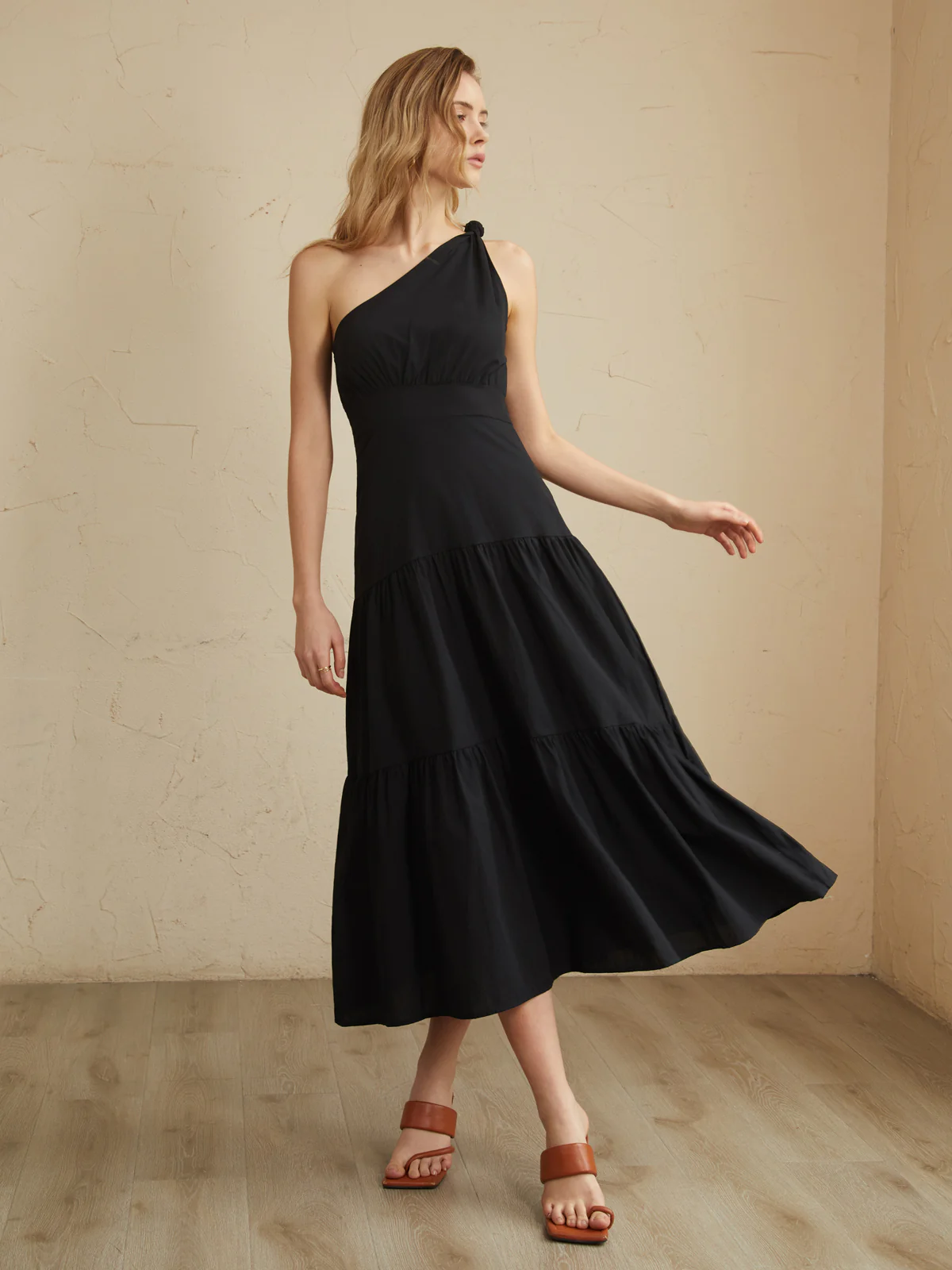 Asymmetric Shoulder Knotted Midi Dress - Image 3