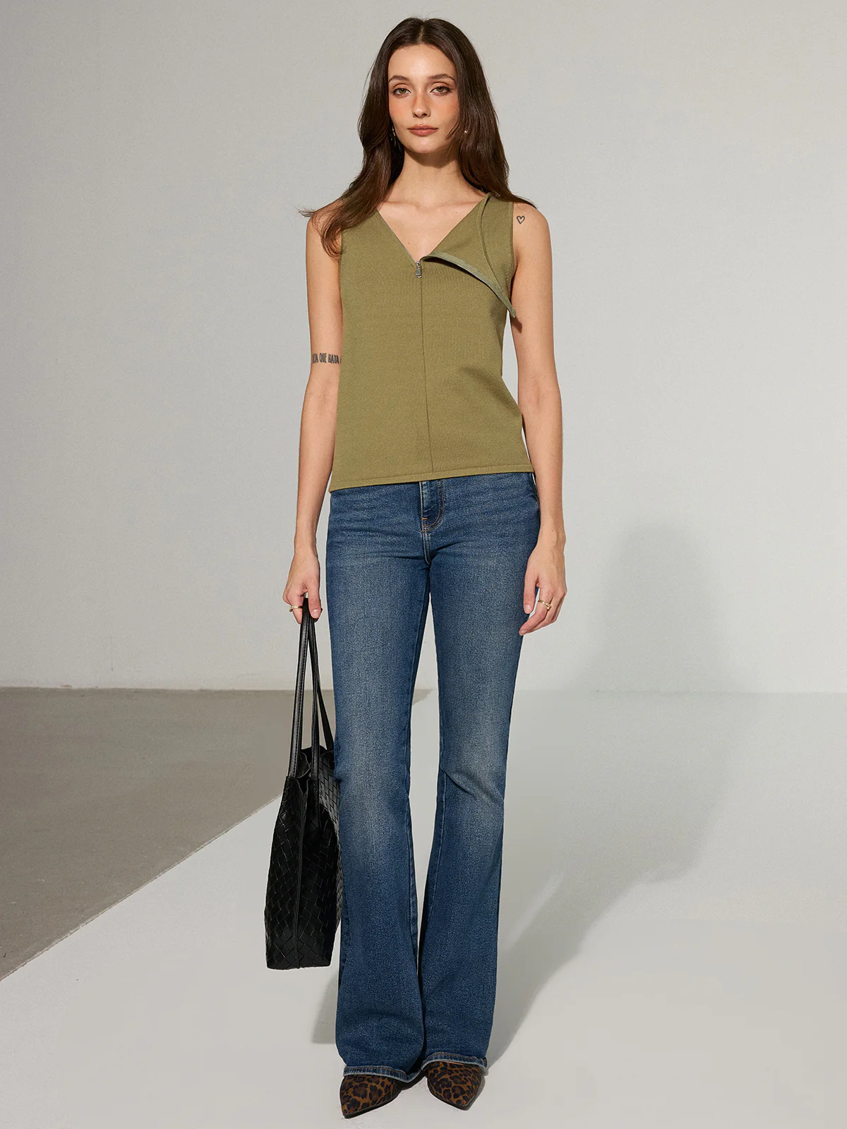 Asymmetric Zipper Sleeveless Top - Image 4