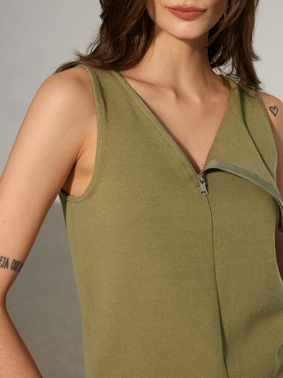 Asymmetric Zipper Sleeveless Top - Image 6