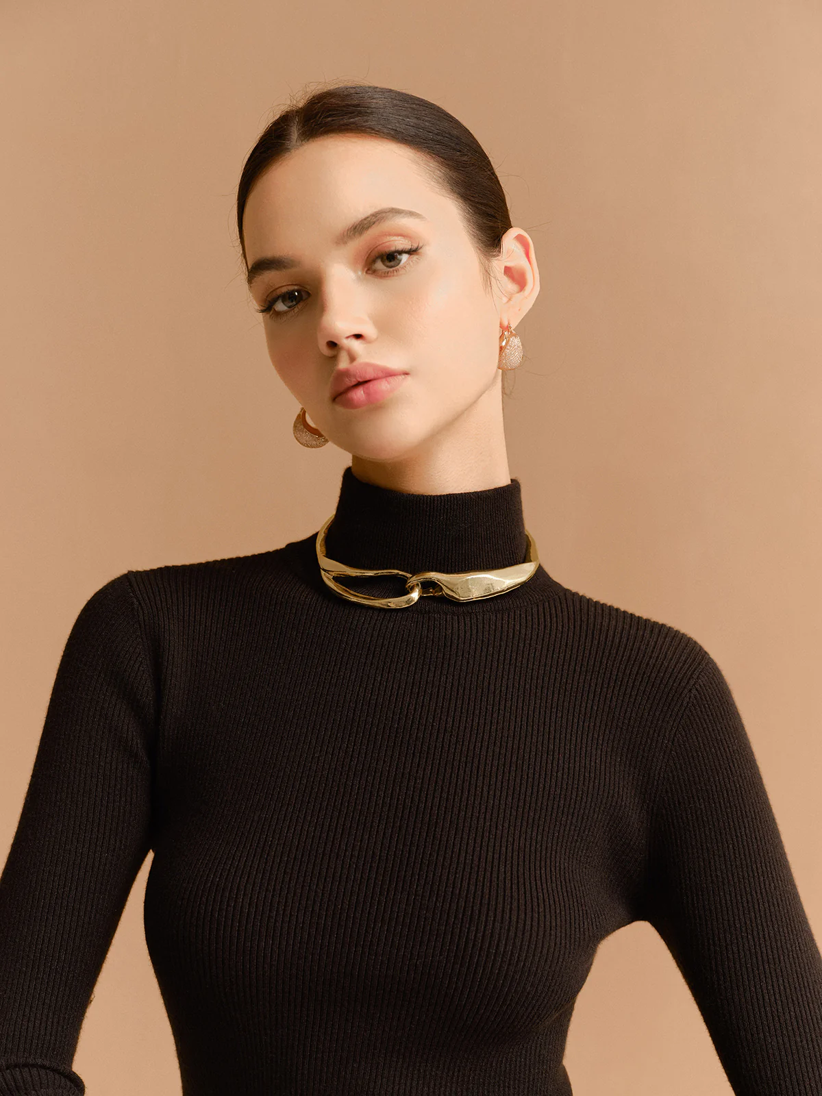 Asymmetrical Chunky Choker - Image 4
