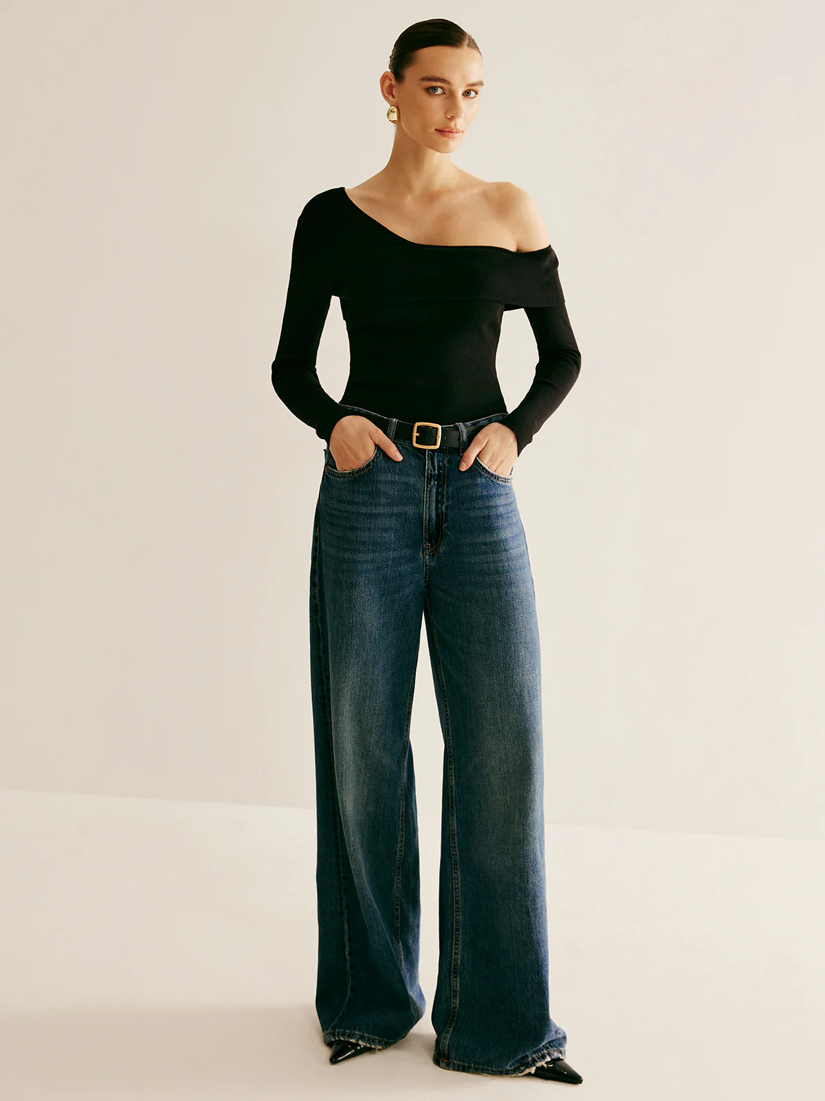 Asymmetrical Cold Shoulder Knitting Top - Image 2