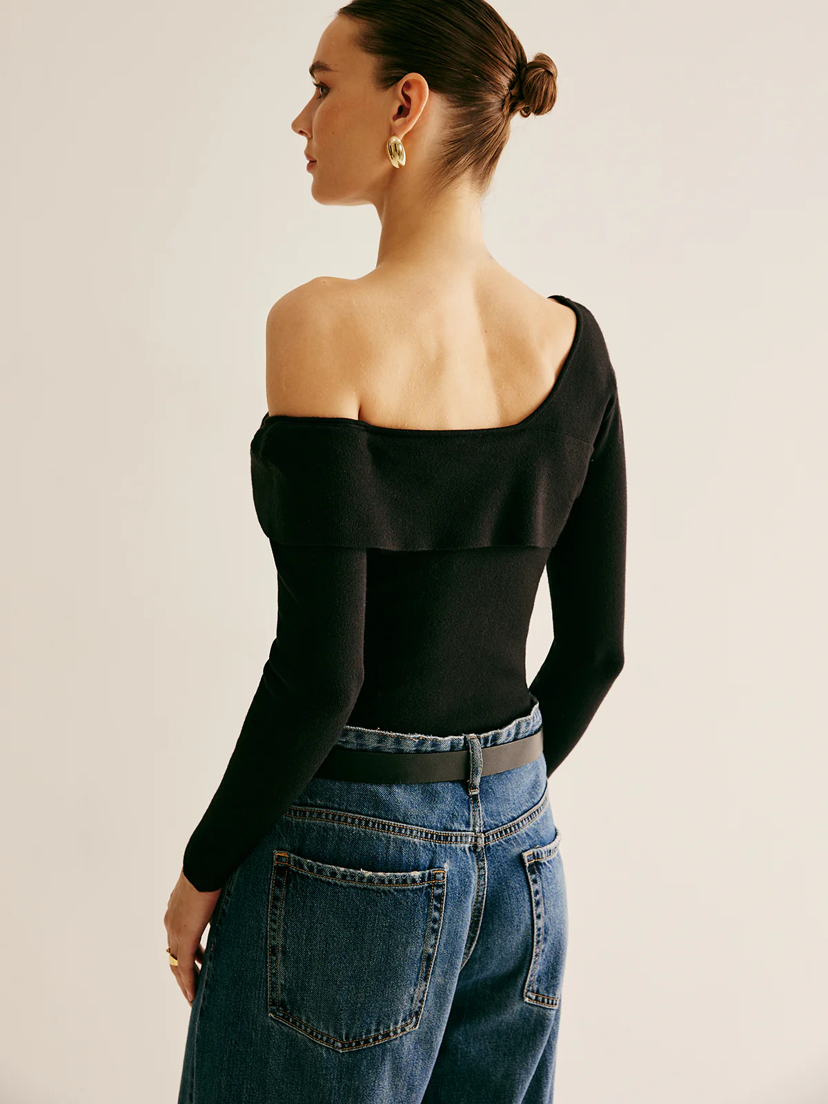 Asymmetrical Cold Shoulder Knitting Top - Image 5