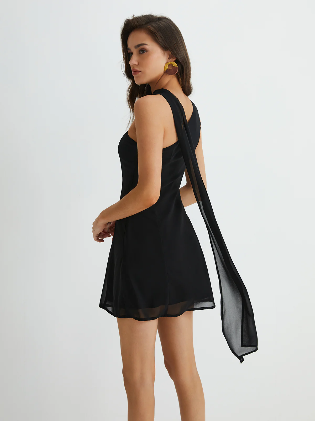Asymmetrical Cutaway Shoulder Short Dress - Image 5
