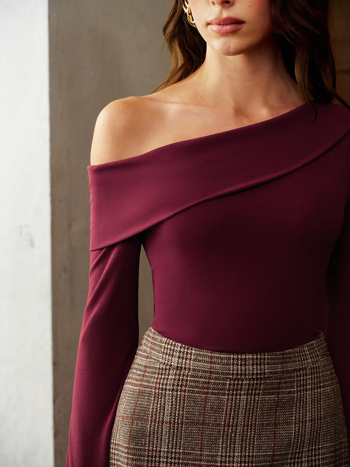 Asymmetrical Neck Ruched Jersey Top - Image 3