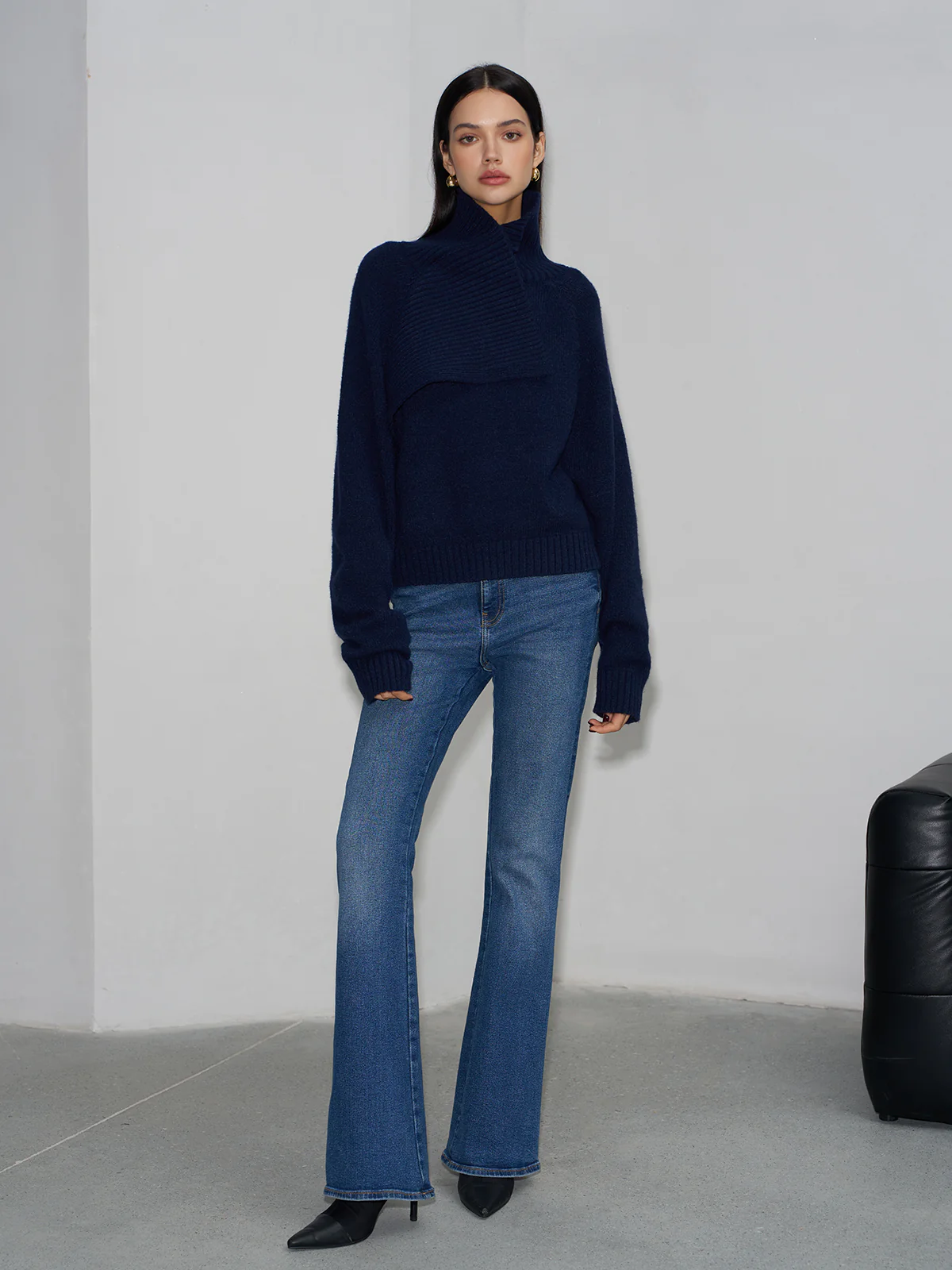 Asymmetrical Turtleneck Plain Sweater - Image 5