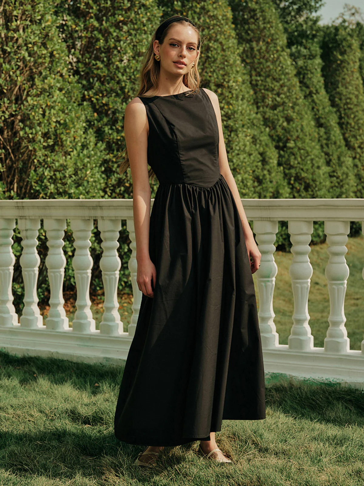 Backless Pleated Sleeveless Long Dress - Image 2