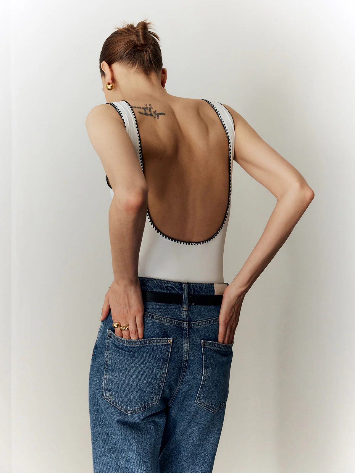 Backless Slim Low Cut Bodysuit - Image 3