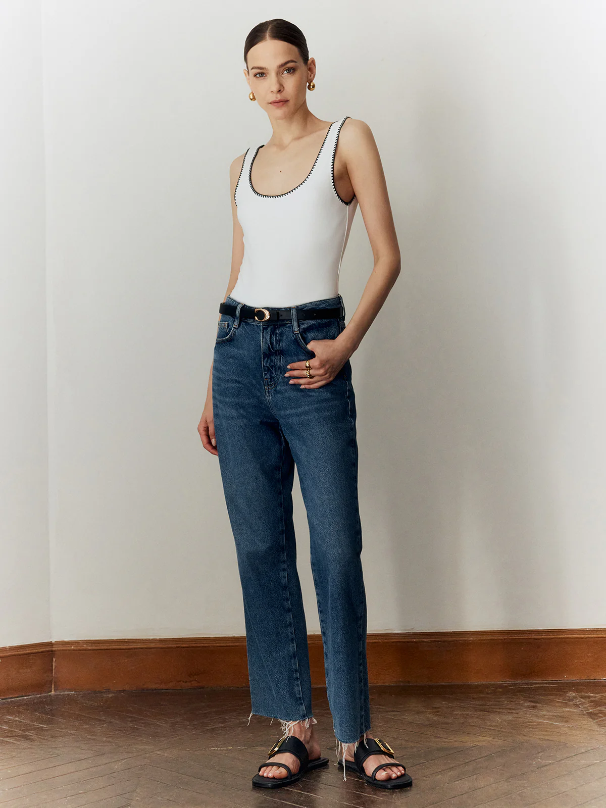 Backless Slim Low Cut Bodysuit - Image 5