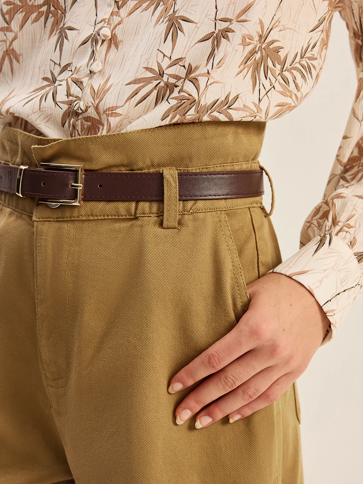 Belted Denim Mid-Waisted Shorts - Image 3