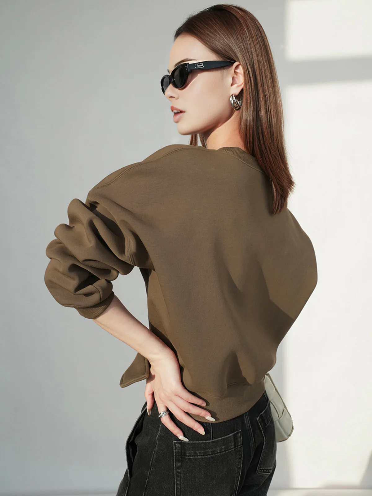 Oversized Belted Short Sweatshirt - Image 3