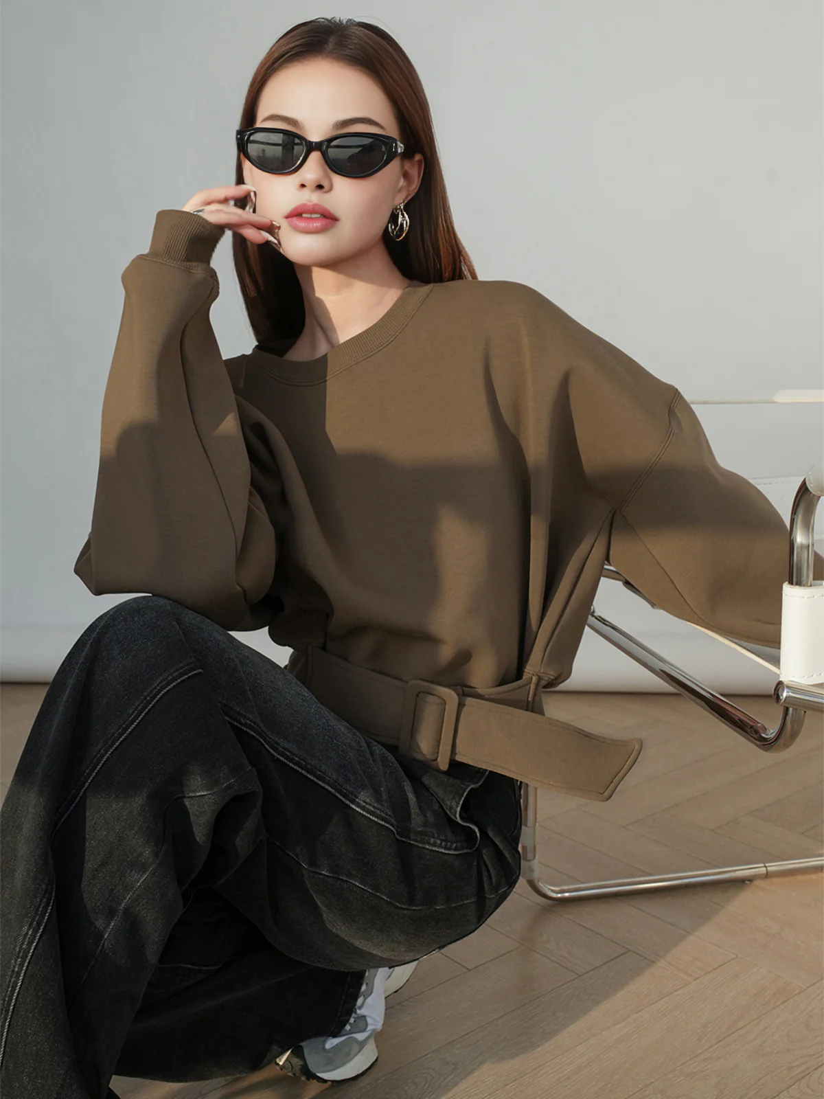 Oversized Belted Short Sweatshirt - Image 4