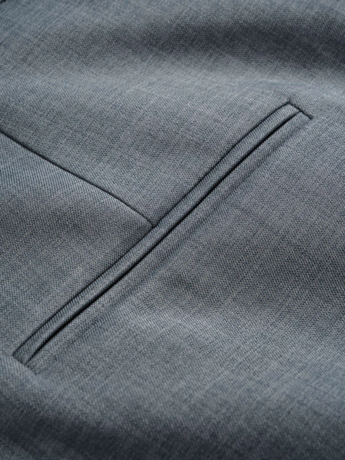 Belted Tailored Pleated Shorts - Image 4