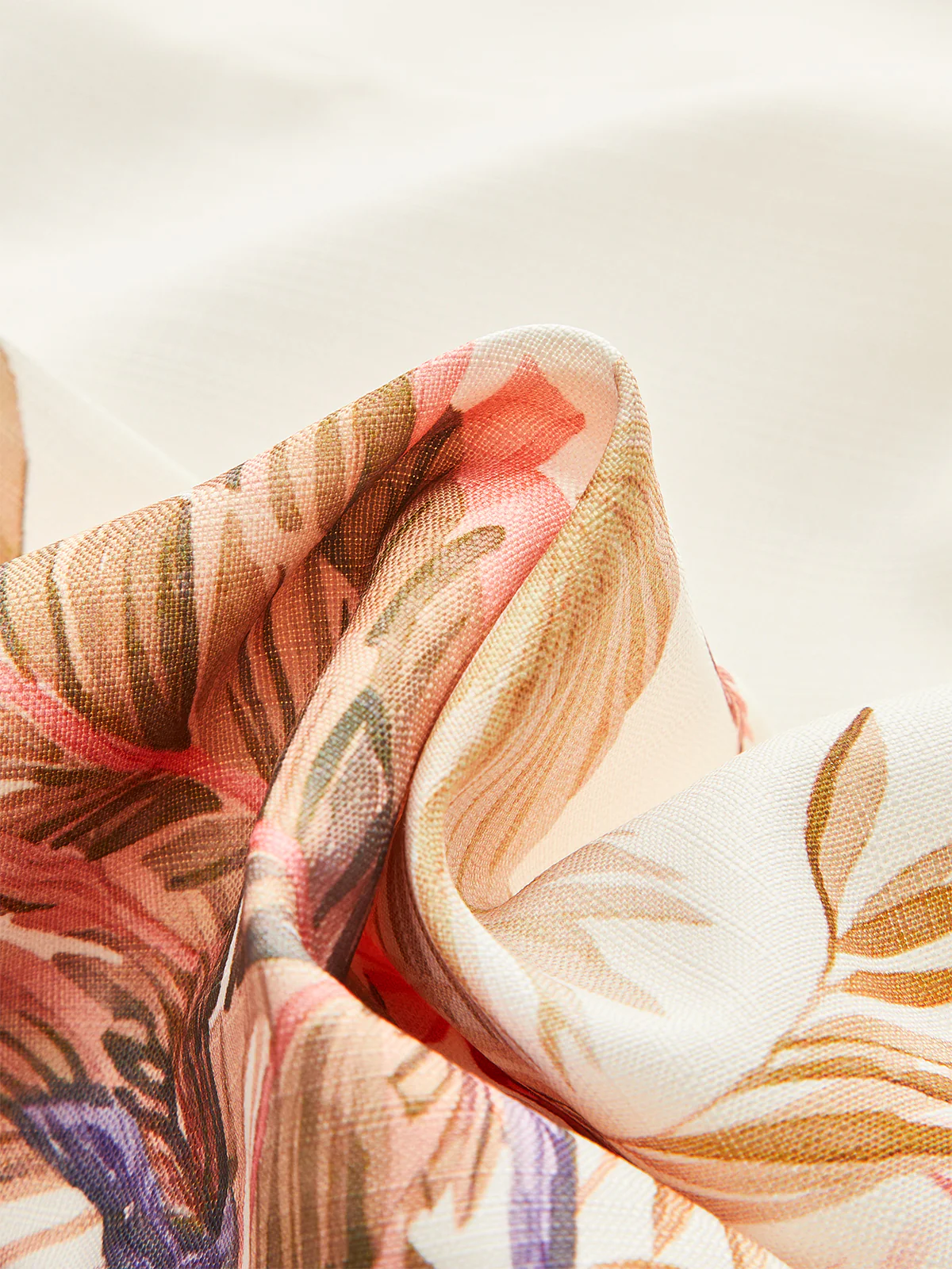 Belted Tropical Print Mid-Waist Shorts - Image 4