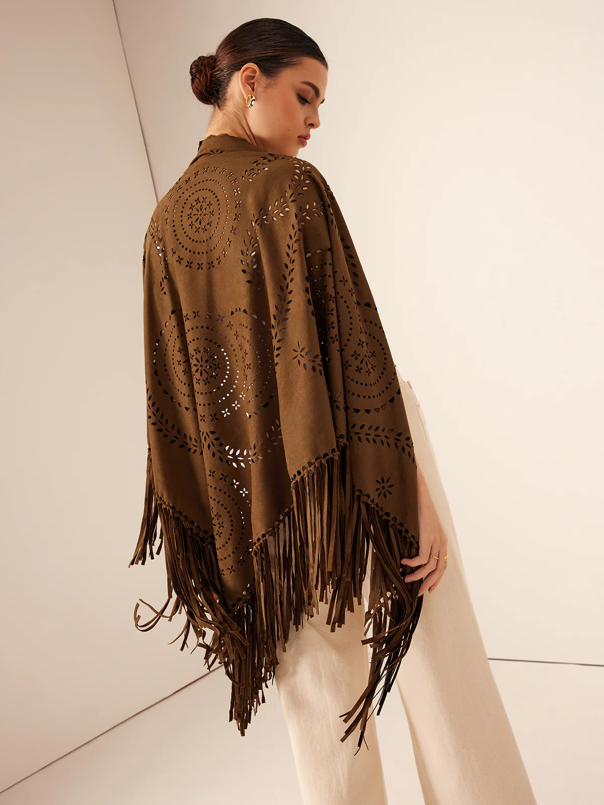 Boheme Hollow Tassel Shawl - Image 3