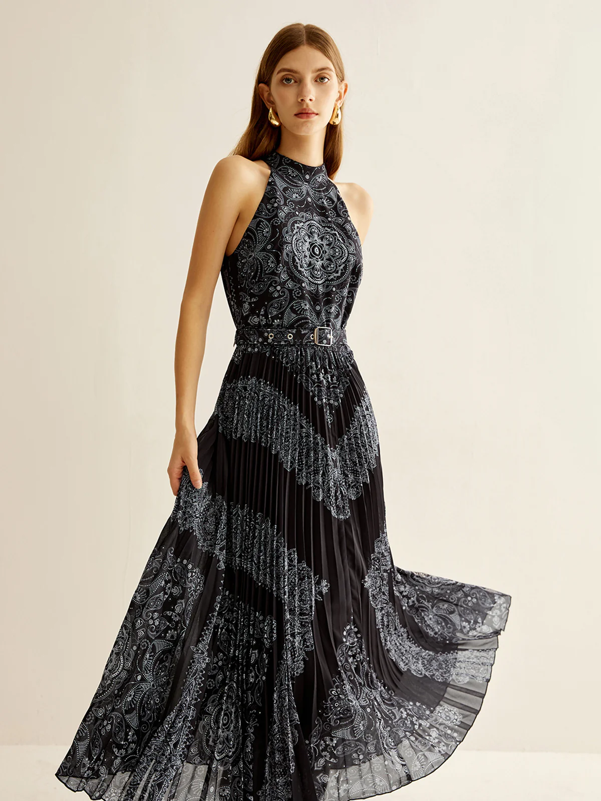 Boheme Sleeveless Pleated Dress With Belt - Image 3