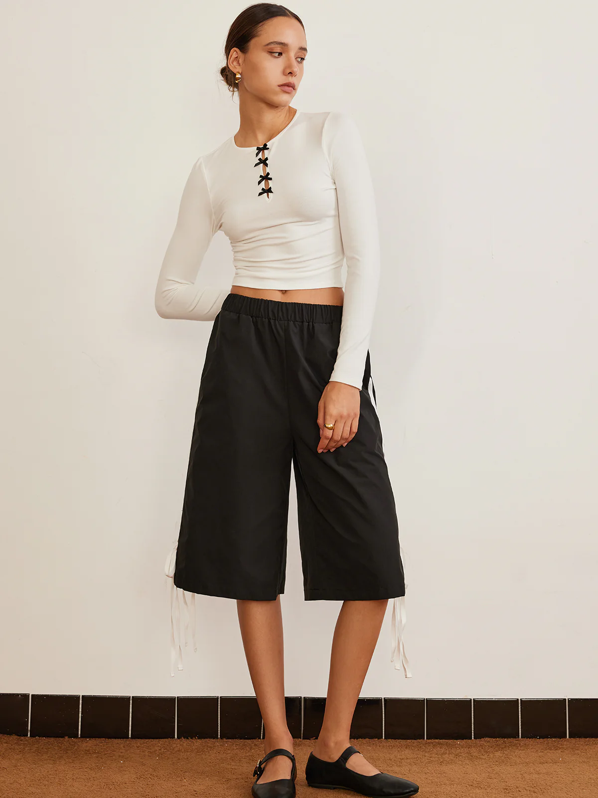 Bow Detail Plain T-Shirt - Image 3