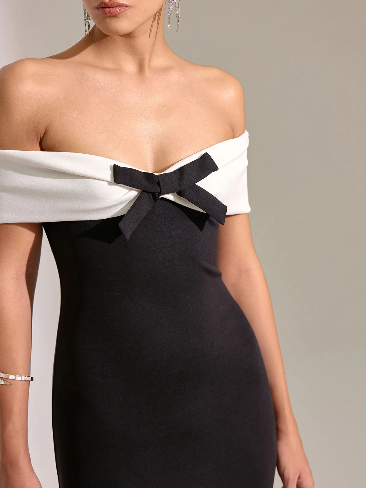 Bow Off-Shoulder Mermaid Midi Dress - Image 4