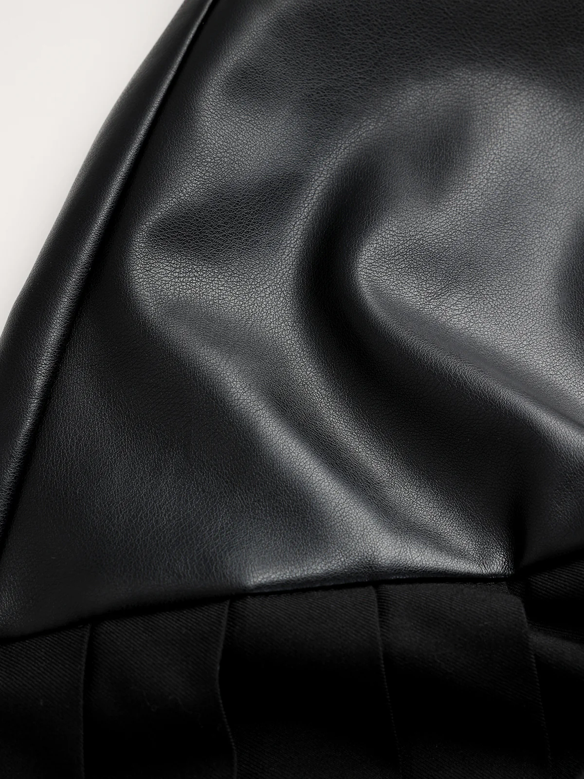 Buckle Detail Faux Leather Panel Pleated Midi Skirt - Image 5