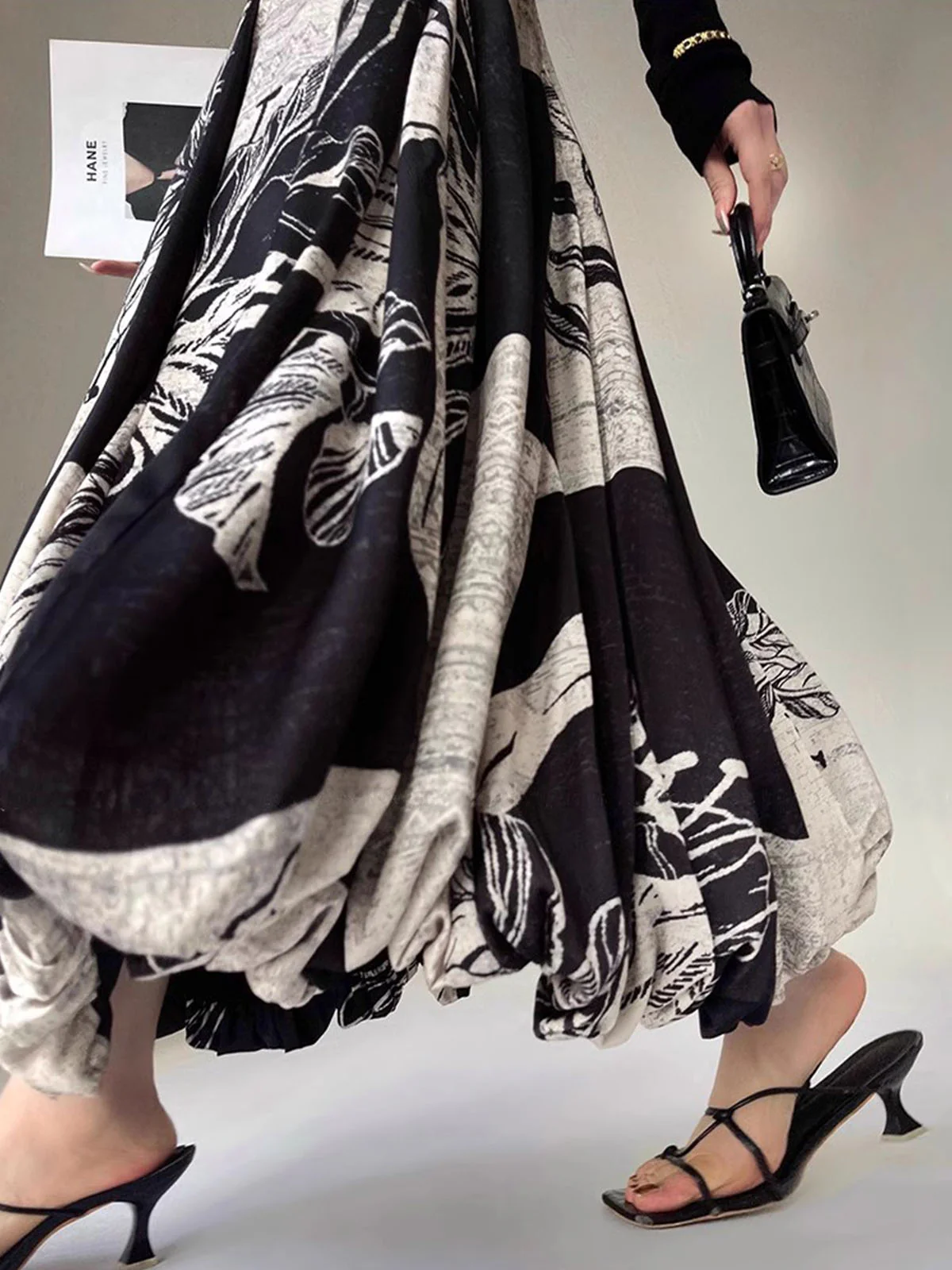 Bud Waist Side-Zipper Midi Skirt - Image 3