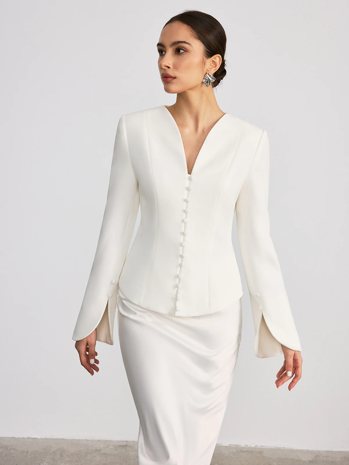 Button Front Flared Cuff Fitted Blazer - Image 6