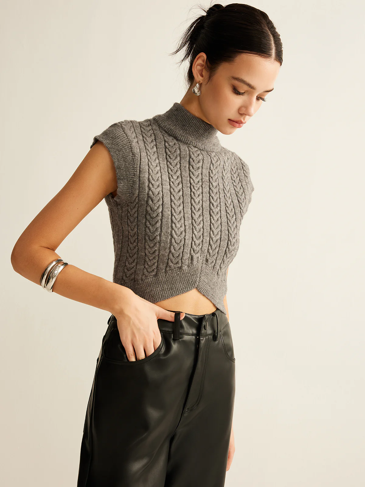 Cable-Knit Mock Neck Crop Sweater Vest - Image 2