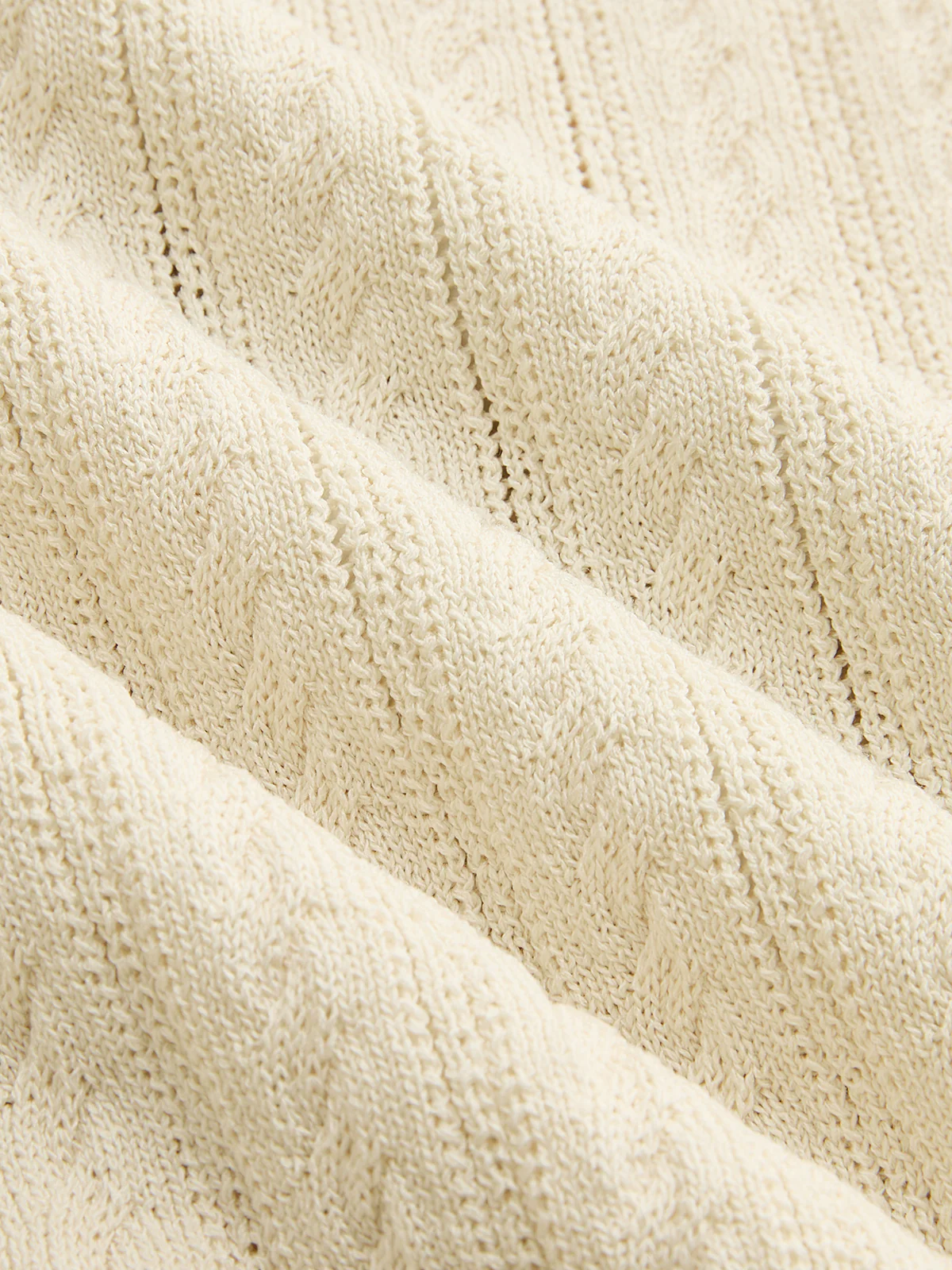 Cable Knit Sleeveless Henley Sweater Vest - Image 4