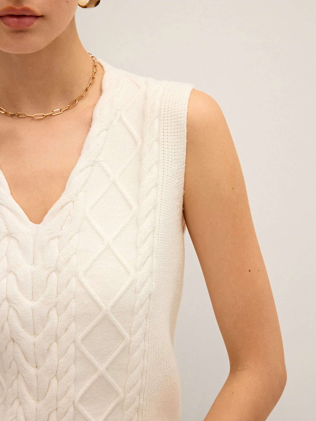 Cable-Knit V-Neck Sweater Vest - Image 5
