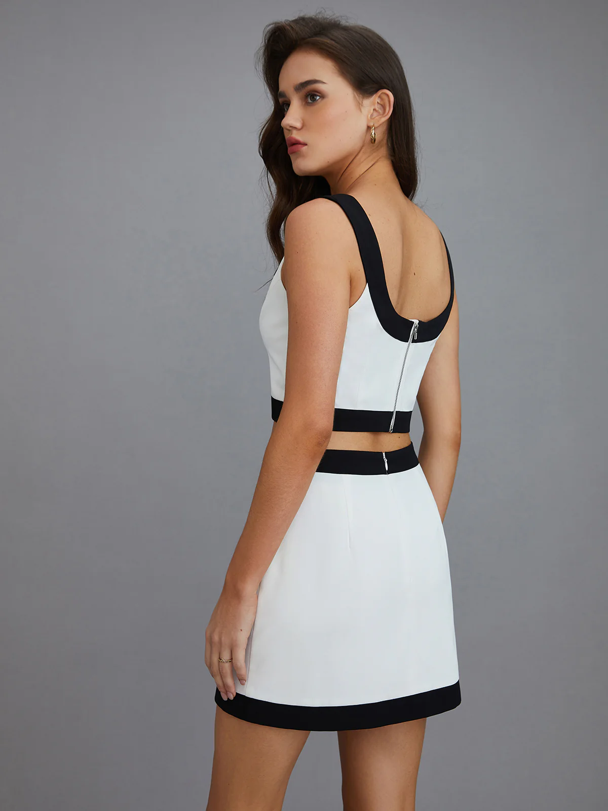 Casual Contrast Short Skirt Set - Image 3