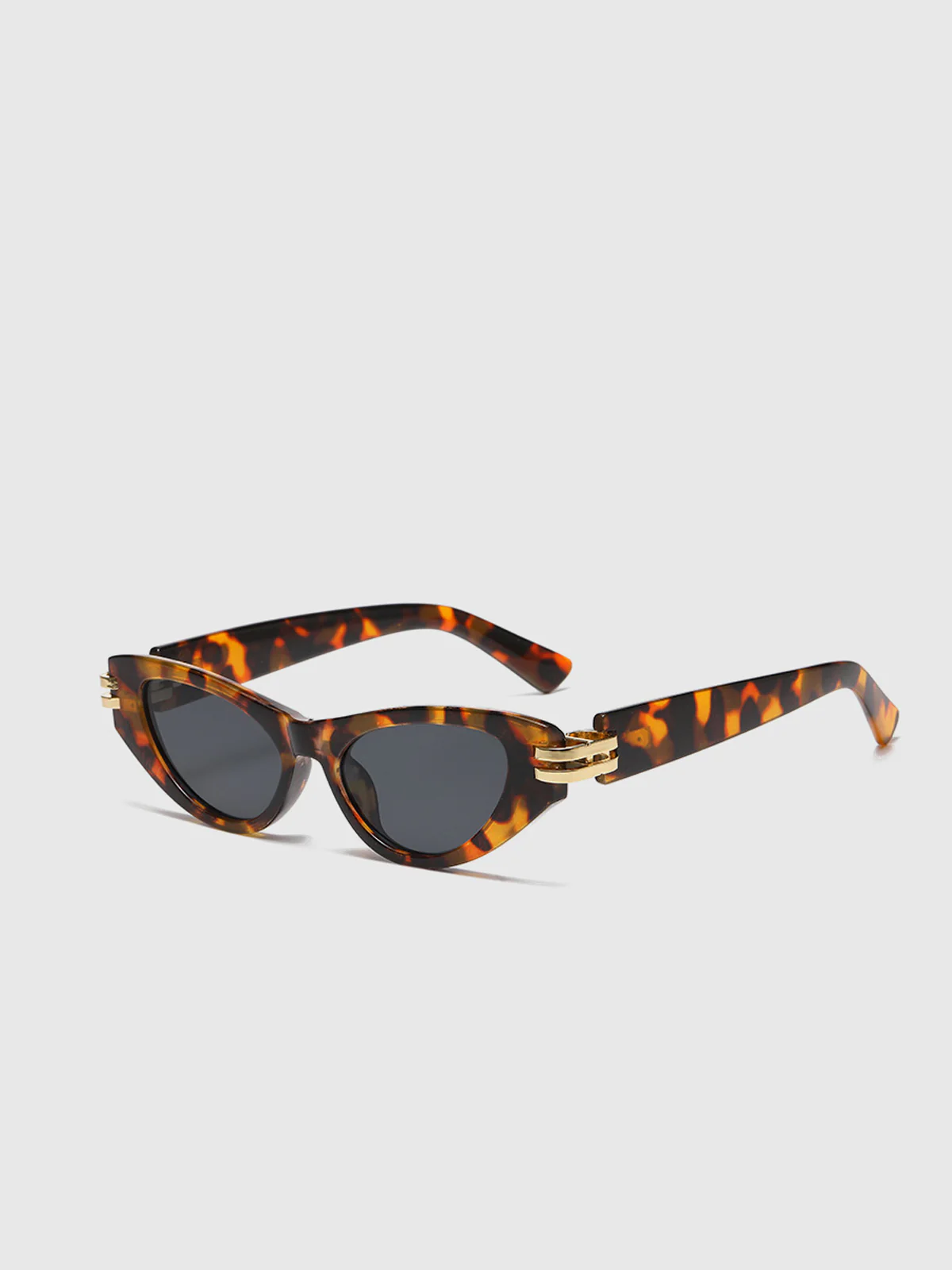 Cat Eye Black Frame Sunglasses - Image 4