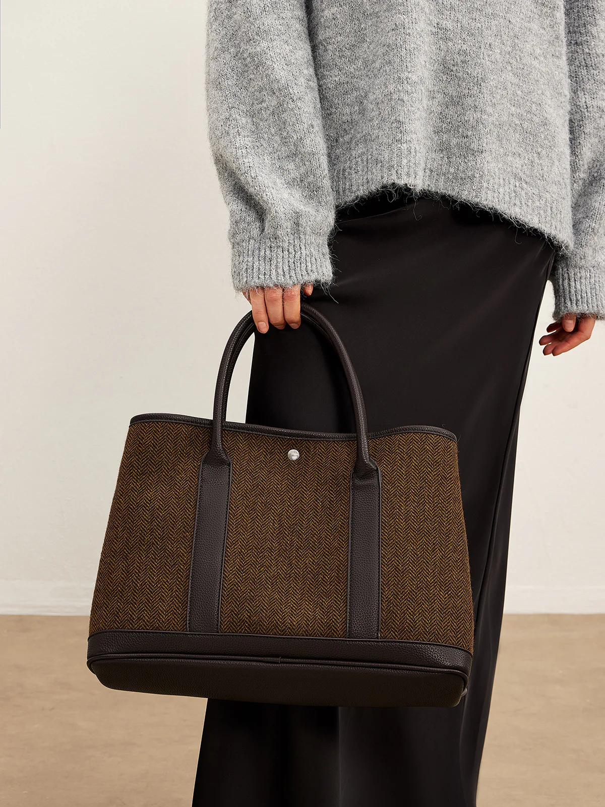 Chevron Button Clasp Tote Bag - Image 2