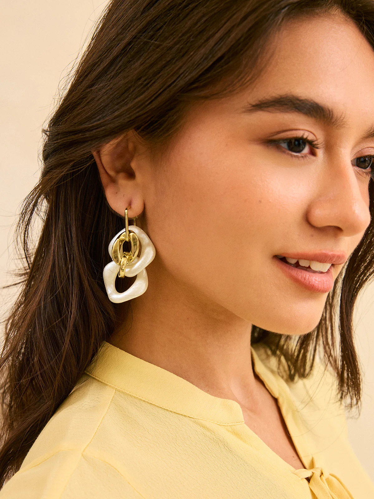 Chunky Chain Drop Earrings - Image 2
