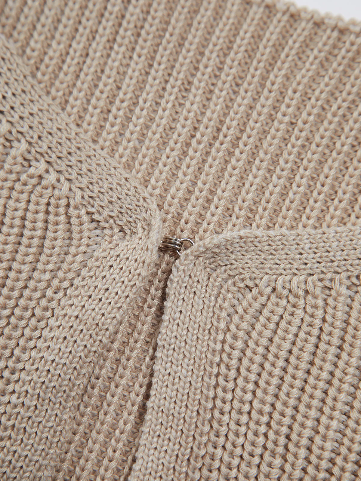 Classic Hook-and-Eye Knit Vest - Image 6