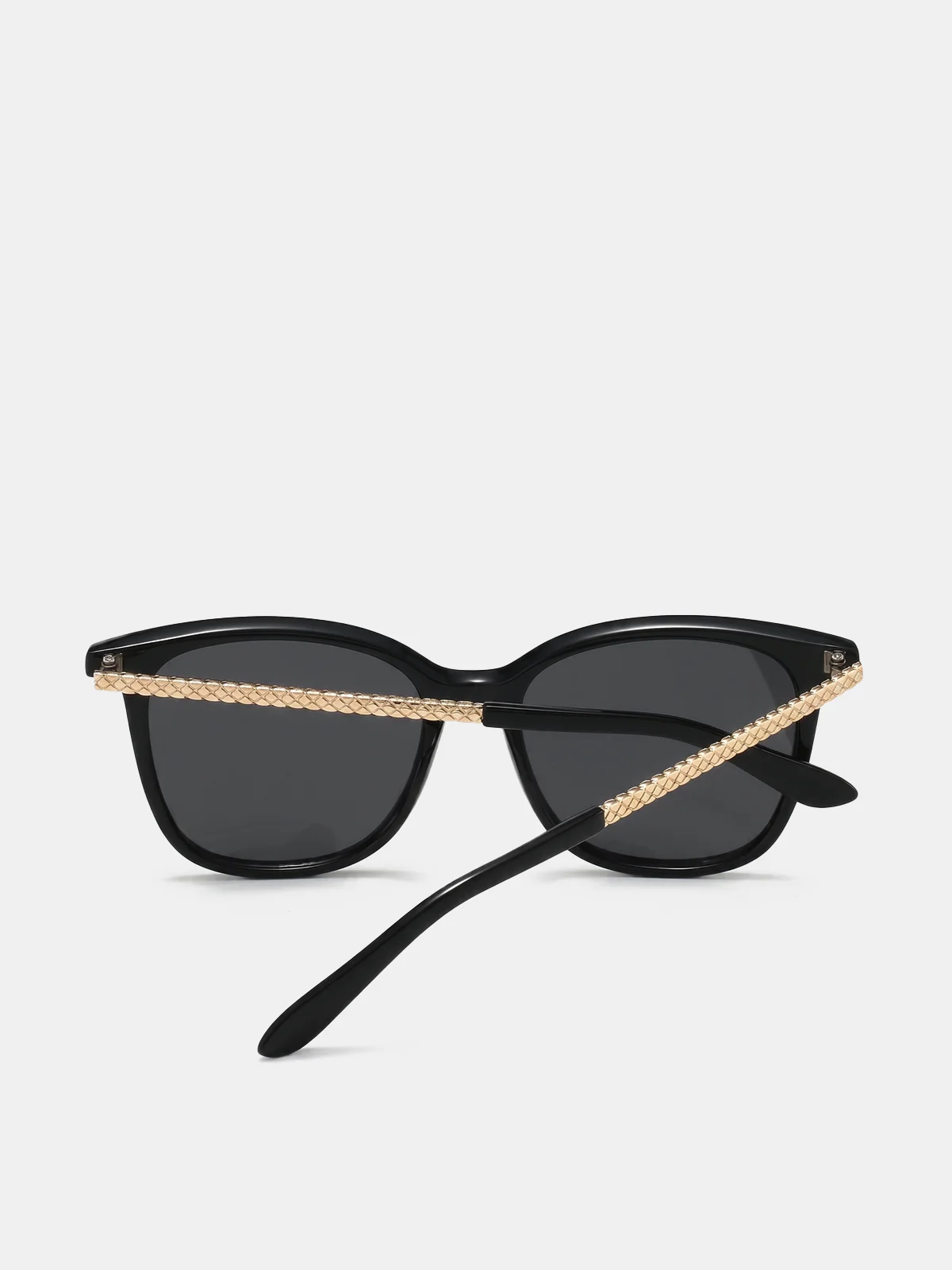 Classic Square Frame Sunglasses - Image 3