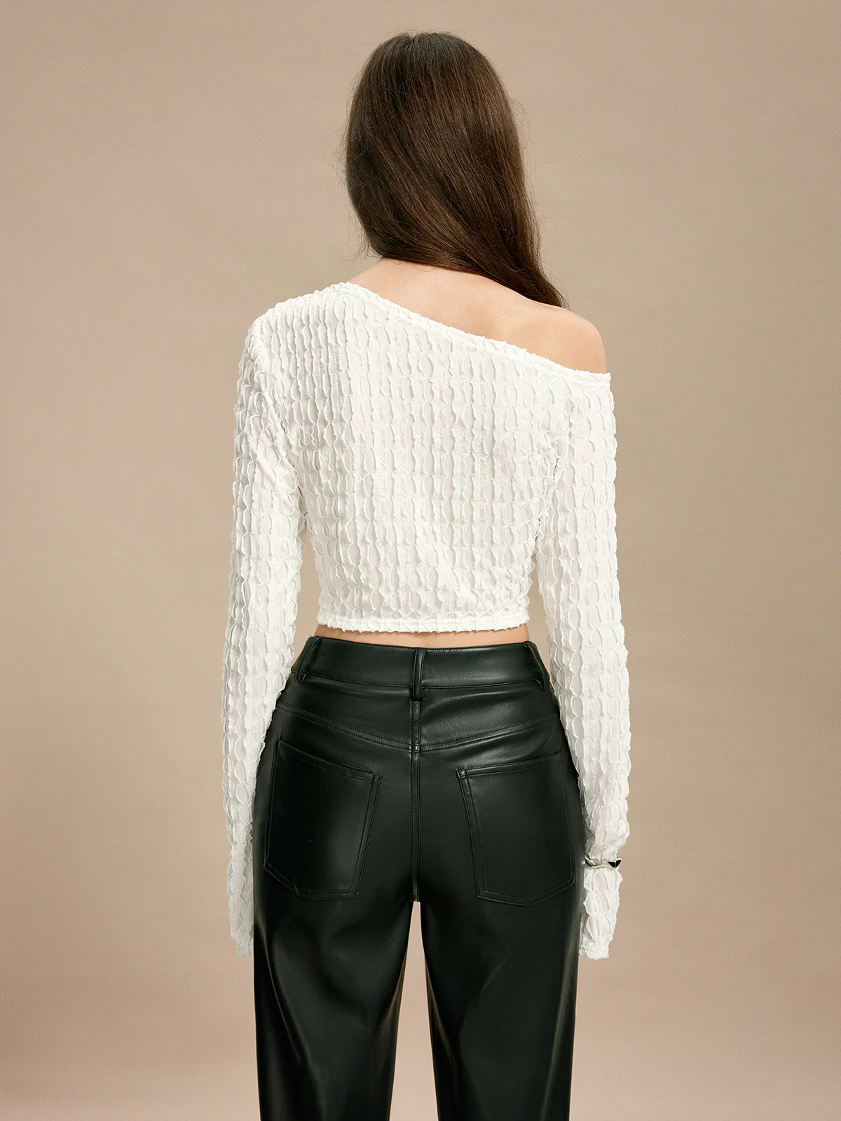 Cold Shoulder Cutout Plisse T-Shirt - Image 4