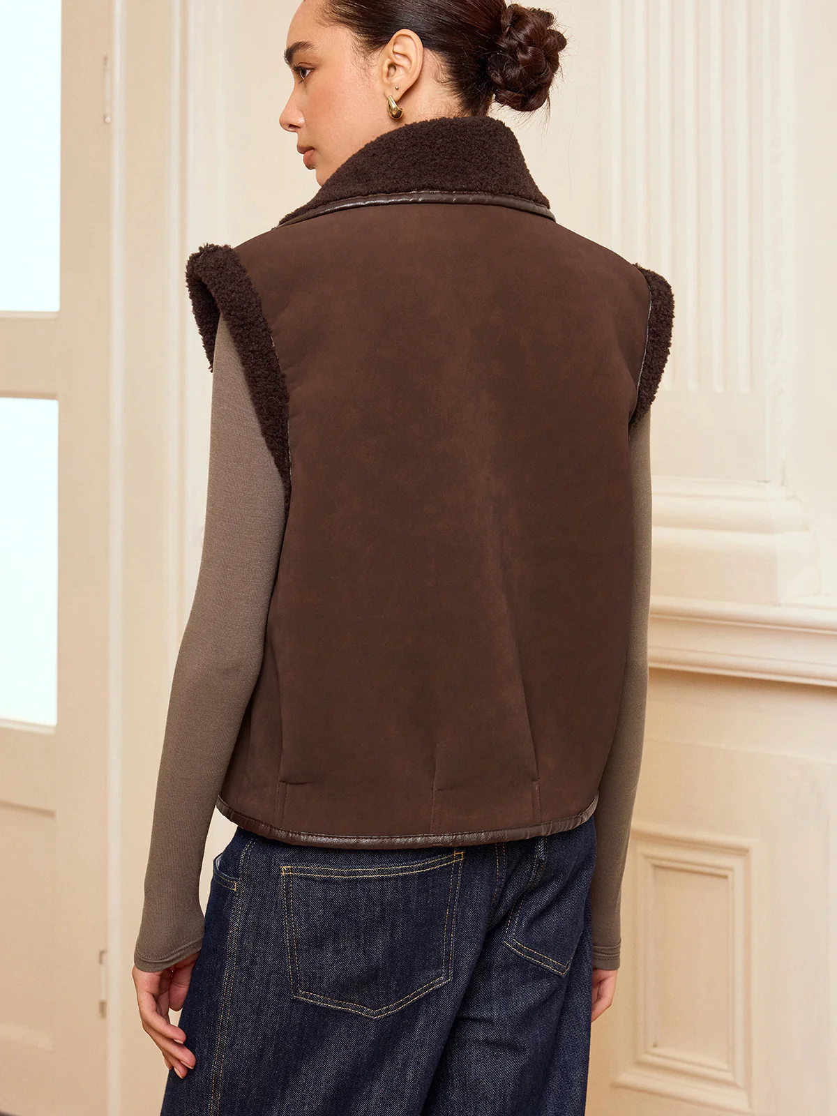 Collared Zip-Up Shearling Vest - Image 6