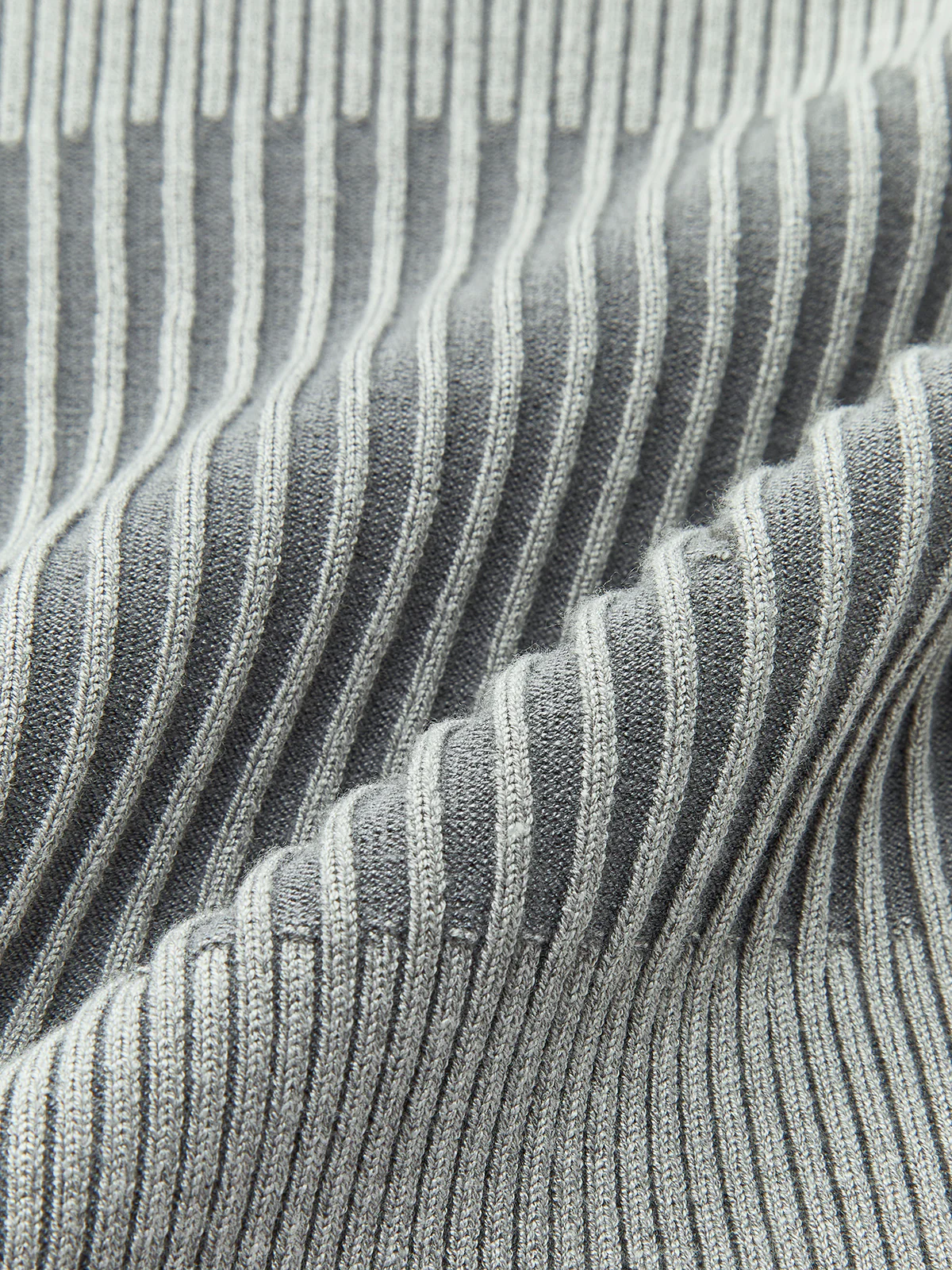 Color block Crew Neck Knit Top - Image 8