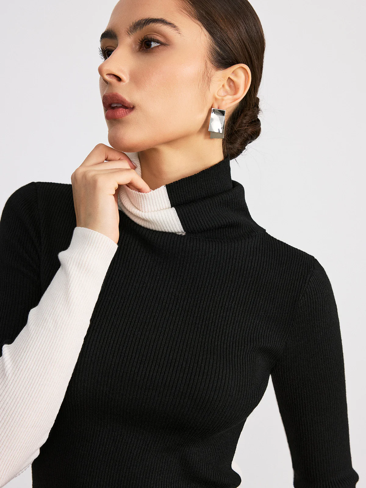 Color-Block Turtleneck Ribbed Knit Top - Image 4