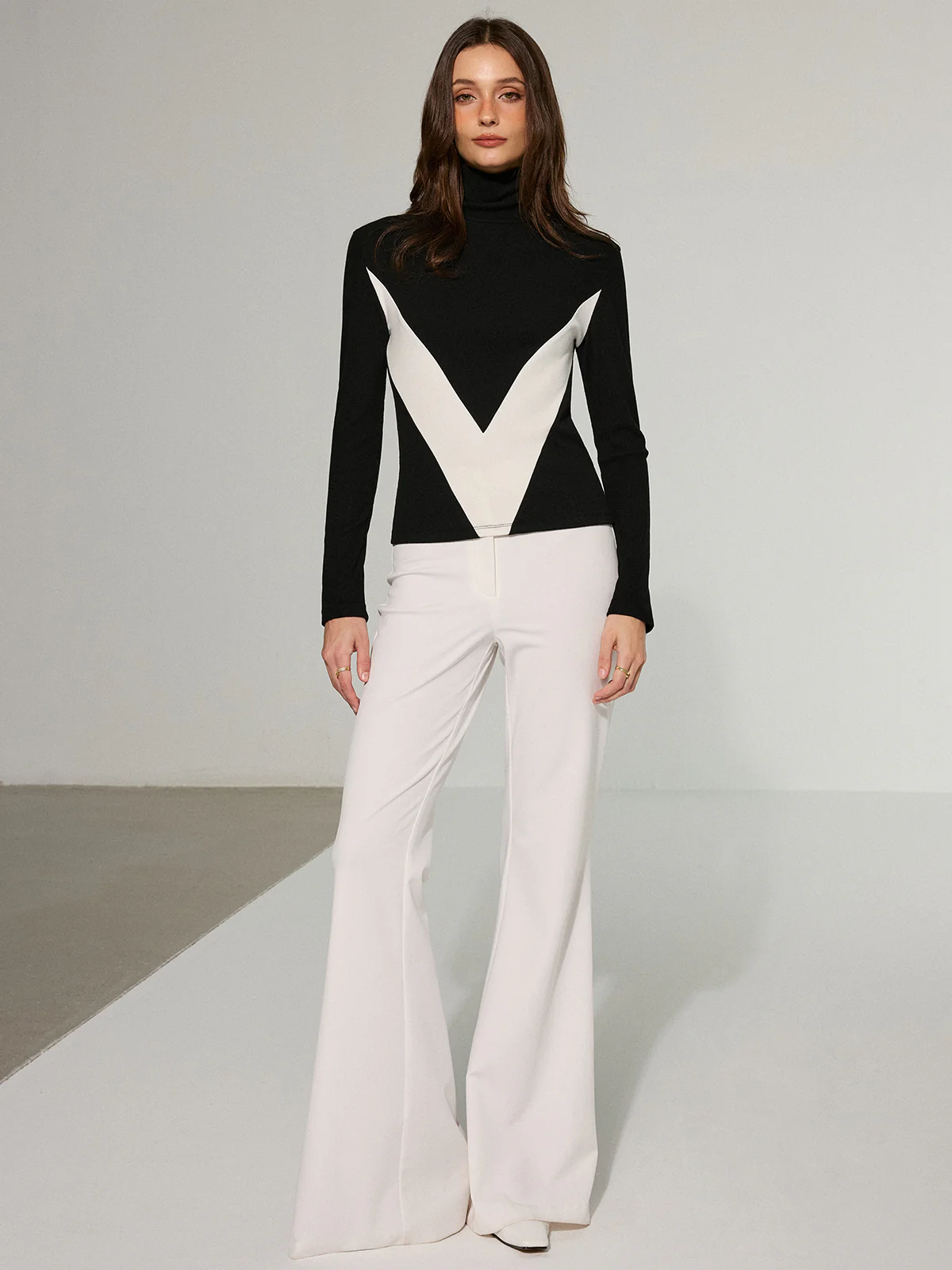 Color-Block Turtleneck Sweater - Image 3