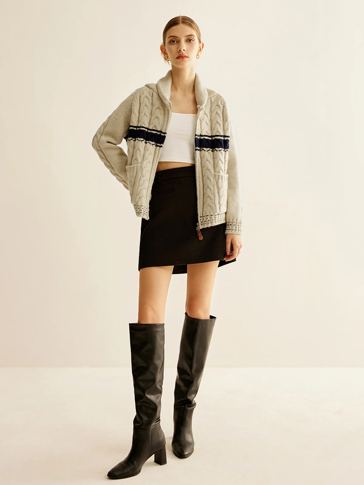 Color Block Twist Zipper Knit Outerwear - Image 2