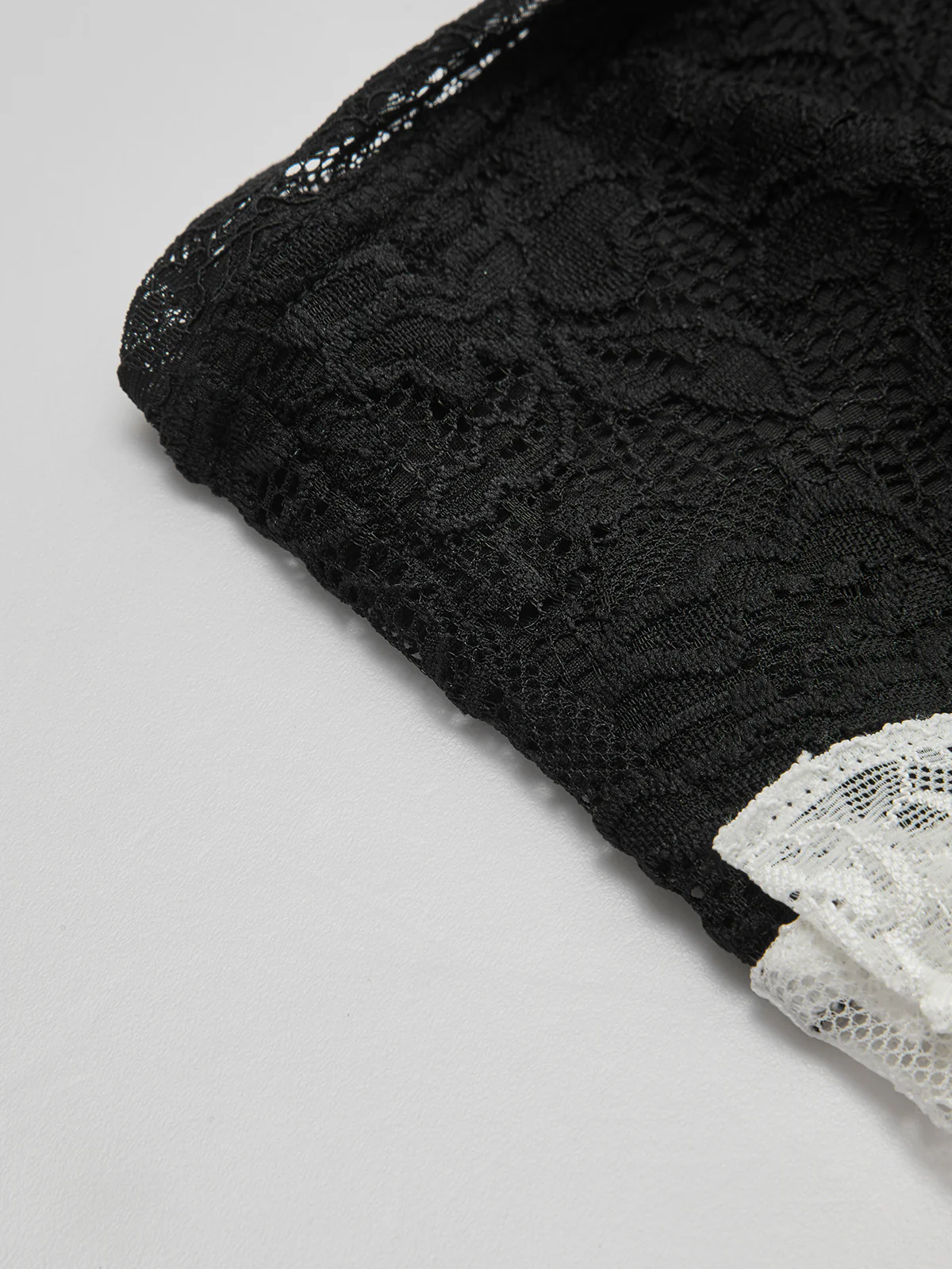 Colorblock Lace Halter Top - Image 5