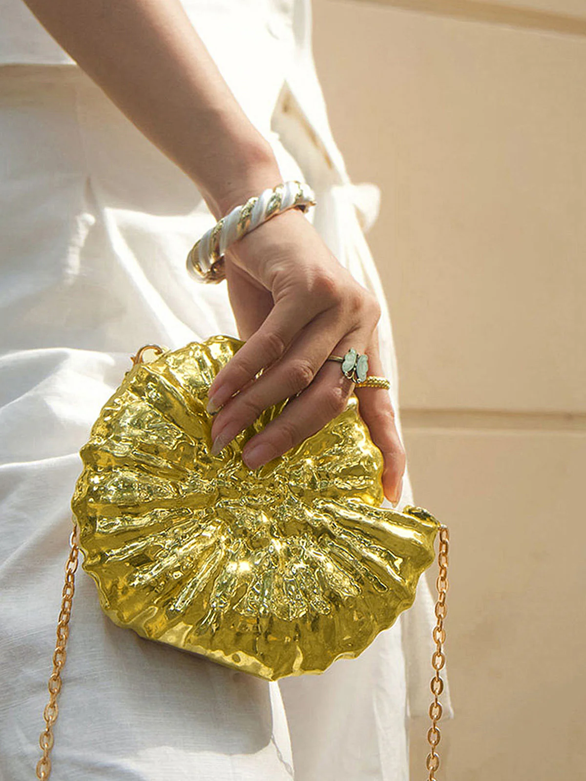 Conch Shell Shaped Clutch Bag - Image 2